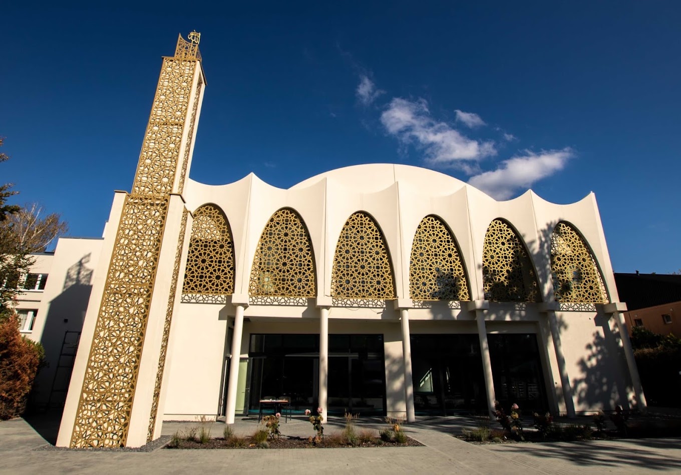 Exterior view of the Bait-ur-Rasheed Mosque